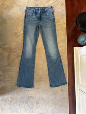 American Eagle Outfitters Kick Boot Jeans - Medium Blue Wash like new